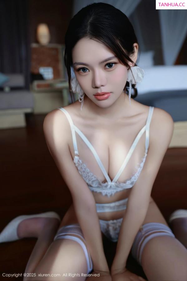   [XiuRen]高清写真图 2025.09.03 No.10721 叮当DD 白色情趣第19张图片